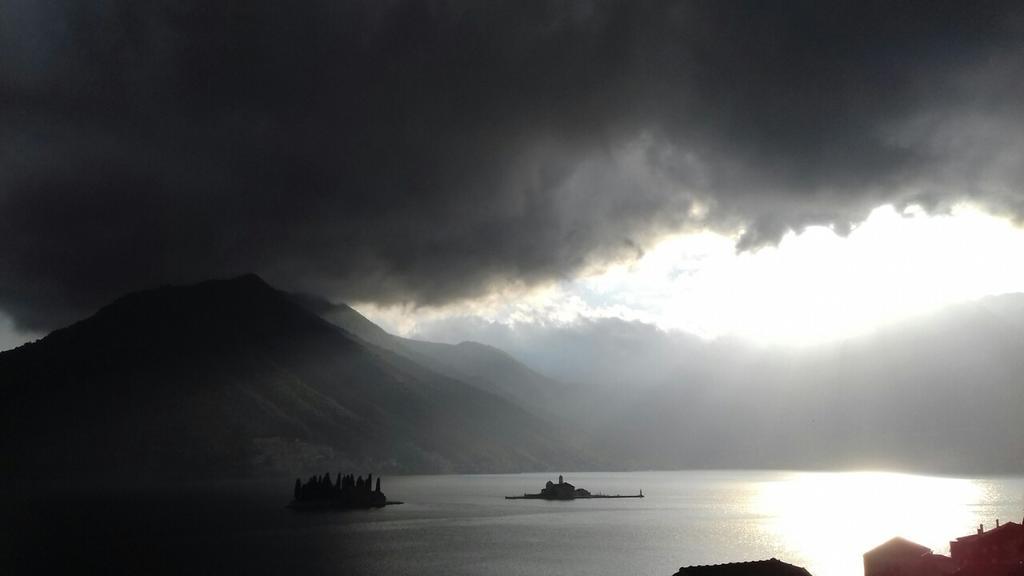 Appartamento Bella Vista Zmukic Perast Esterno foto